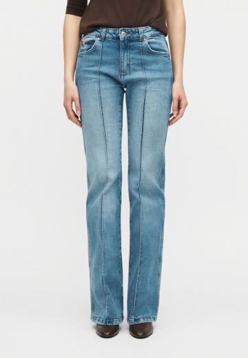 Клешеные джинсы