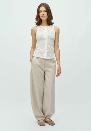 Блузка без рукавов