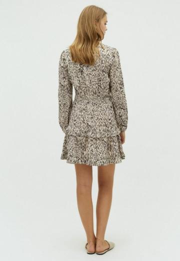 Короткое платье