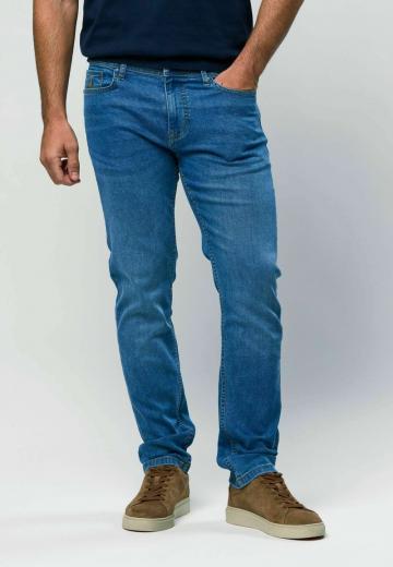 Узкие джинсы