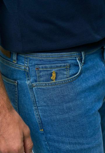 Узкие джинсы