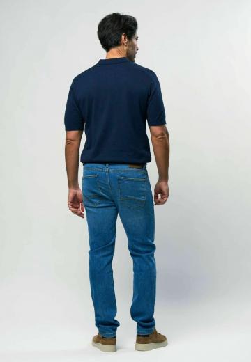 Узкие джинсы