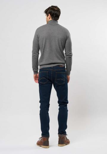 Узкие джинсы