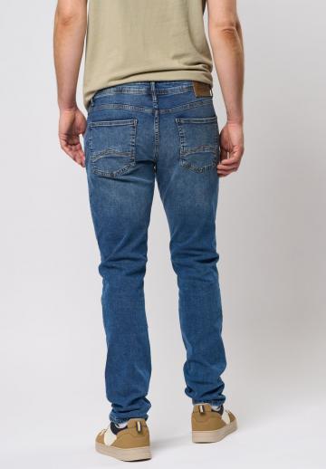 Узкие джинсы