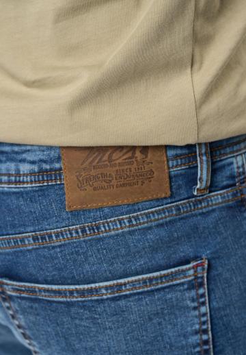 Узкие джинсы