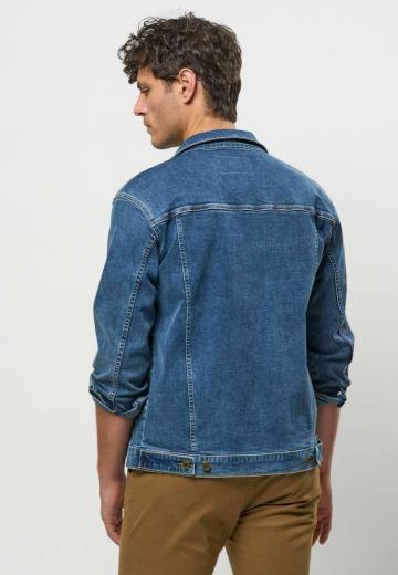 Джинсовая куртка