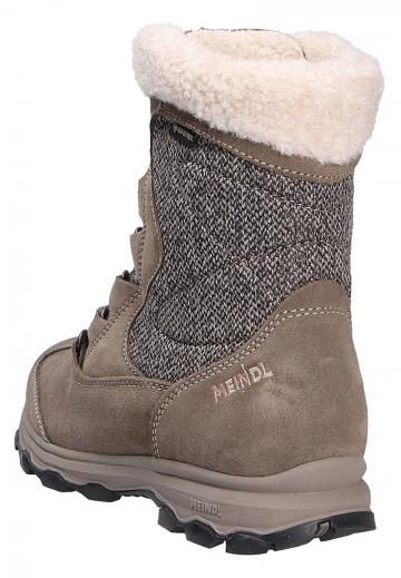 Спортивные сапоги