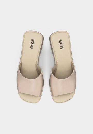 Босоножки на каблуке