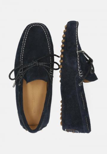 Ботинки на шнуровке