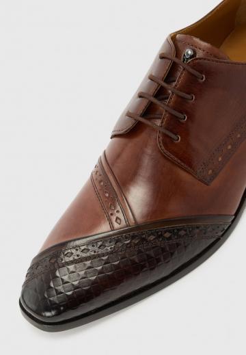 Ботинки на шнуровке