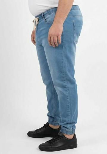 Узкие джинсы