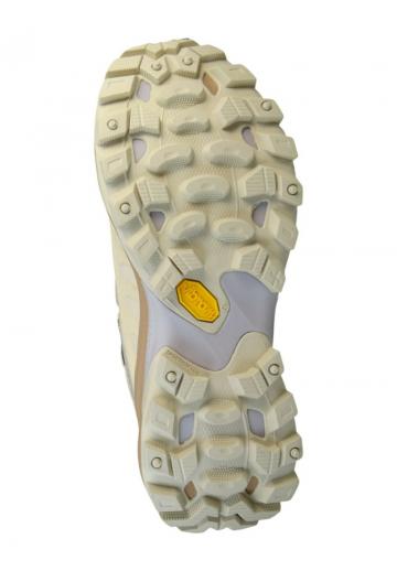 Спортивные сапоги