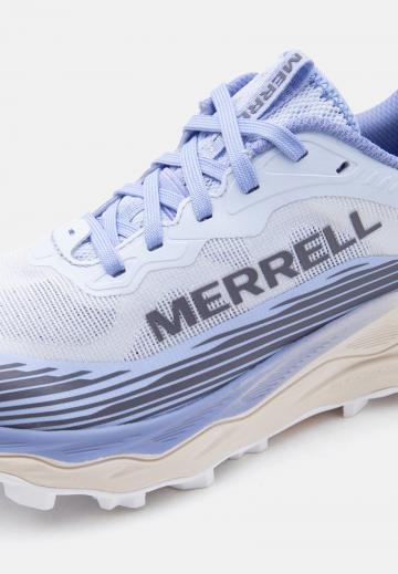 Беговые кроссовки