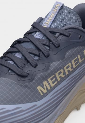 Беговые кроссовки