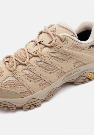 Походные ботинки