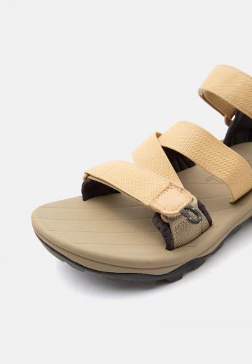 Спортивные сандалии