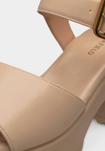 Босоножки на платформе