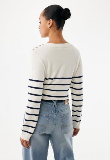 Пуловер в полоску