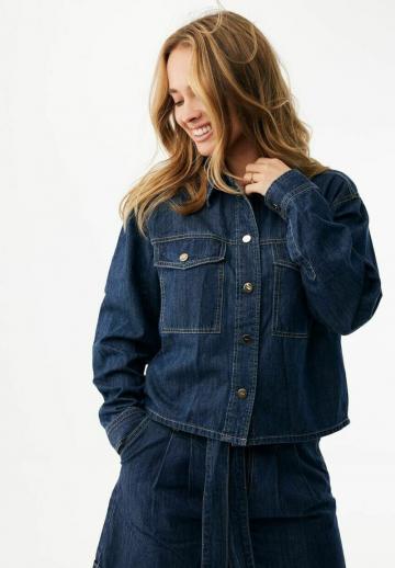 Джинсовая куртка