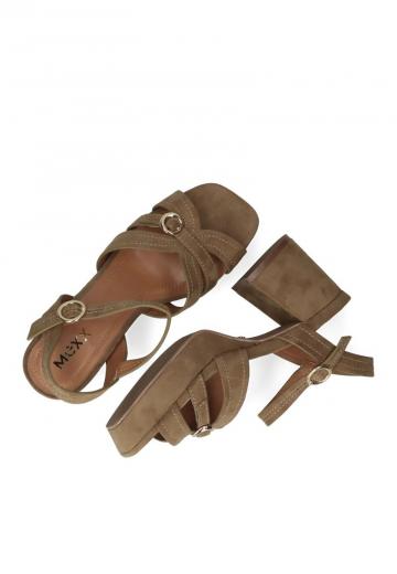 Босоножки на платформе