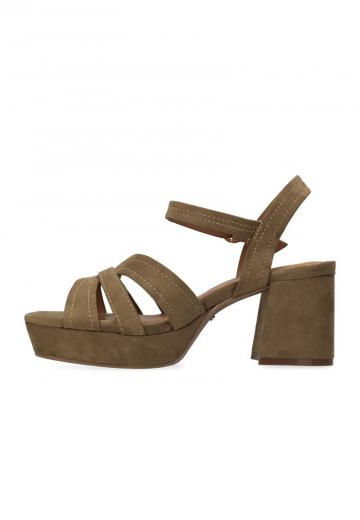 Босоножки на платформе