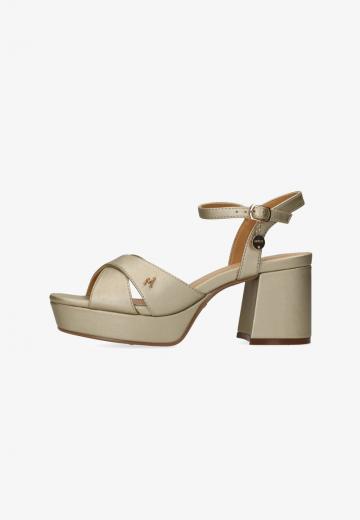 Босоножки на платформе