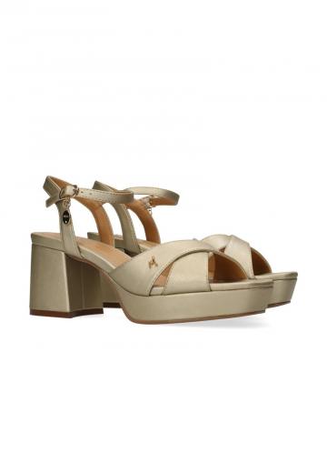 Босоножки на платформе