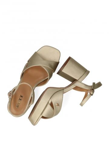 Босоножки на платформе