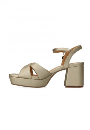 Босоножки на платформе