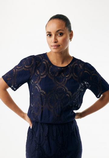 Кружевная блузка