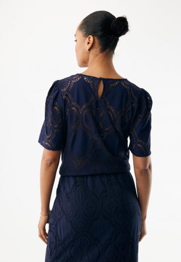 Кружевная блузка