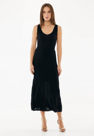 Вязаное платье