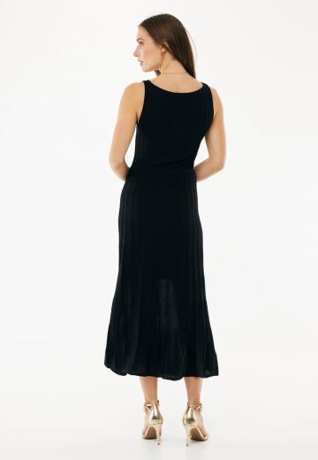 Вязаное платье