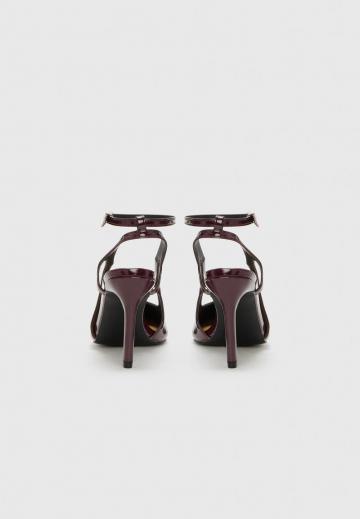 Туфли с ремешком