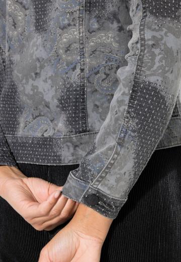 Джинсовая куртка