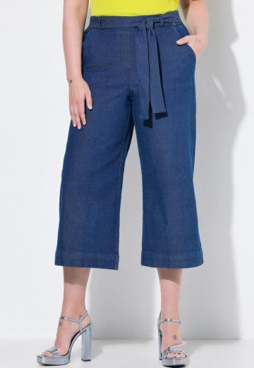 Короткие джинсы