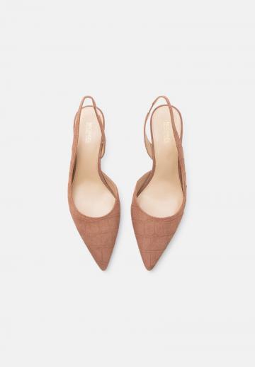 Туфли на высоком каблуке