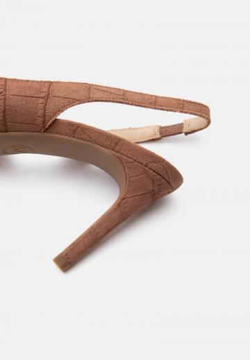 Туфли на высоком каблуке