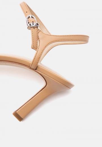 Туфли на высоком каблуке