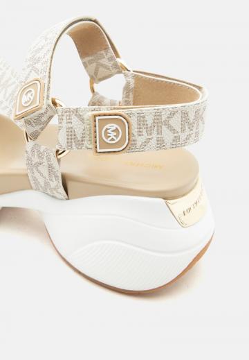 Босоножки на платформе