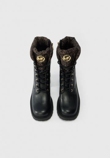 Ботинки на шнуровке