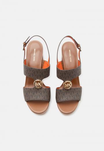 Босоножки на платформе