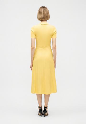 Вязаное платье