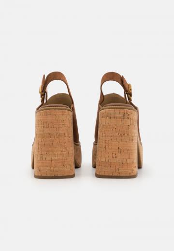 Босоножки на платформе