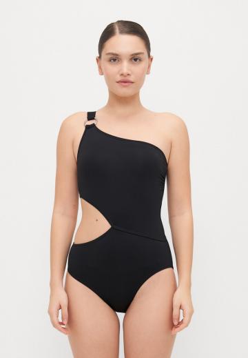 Слитный купальник