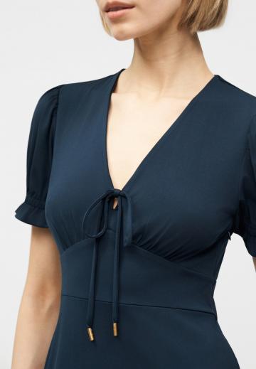 Короткое платье