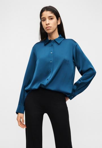 Атласная блузка