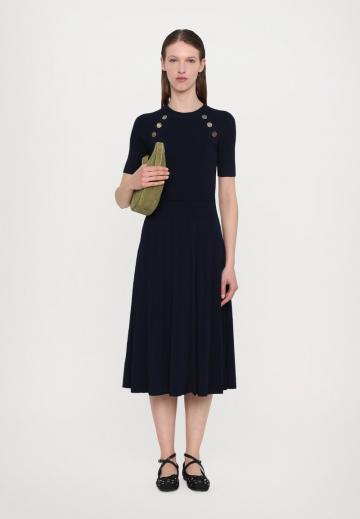 Вязаное платье