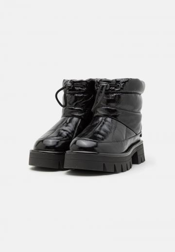 Зимние ботинки