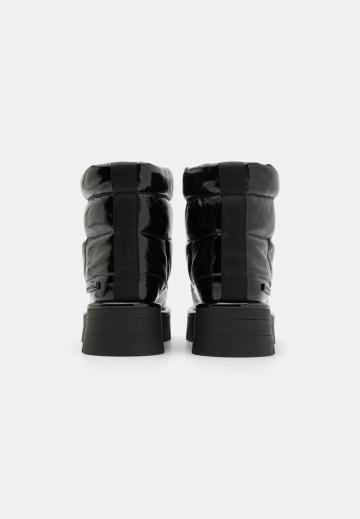 Зимние ботинки